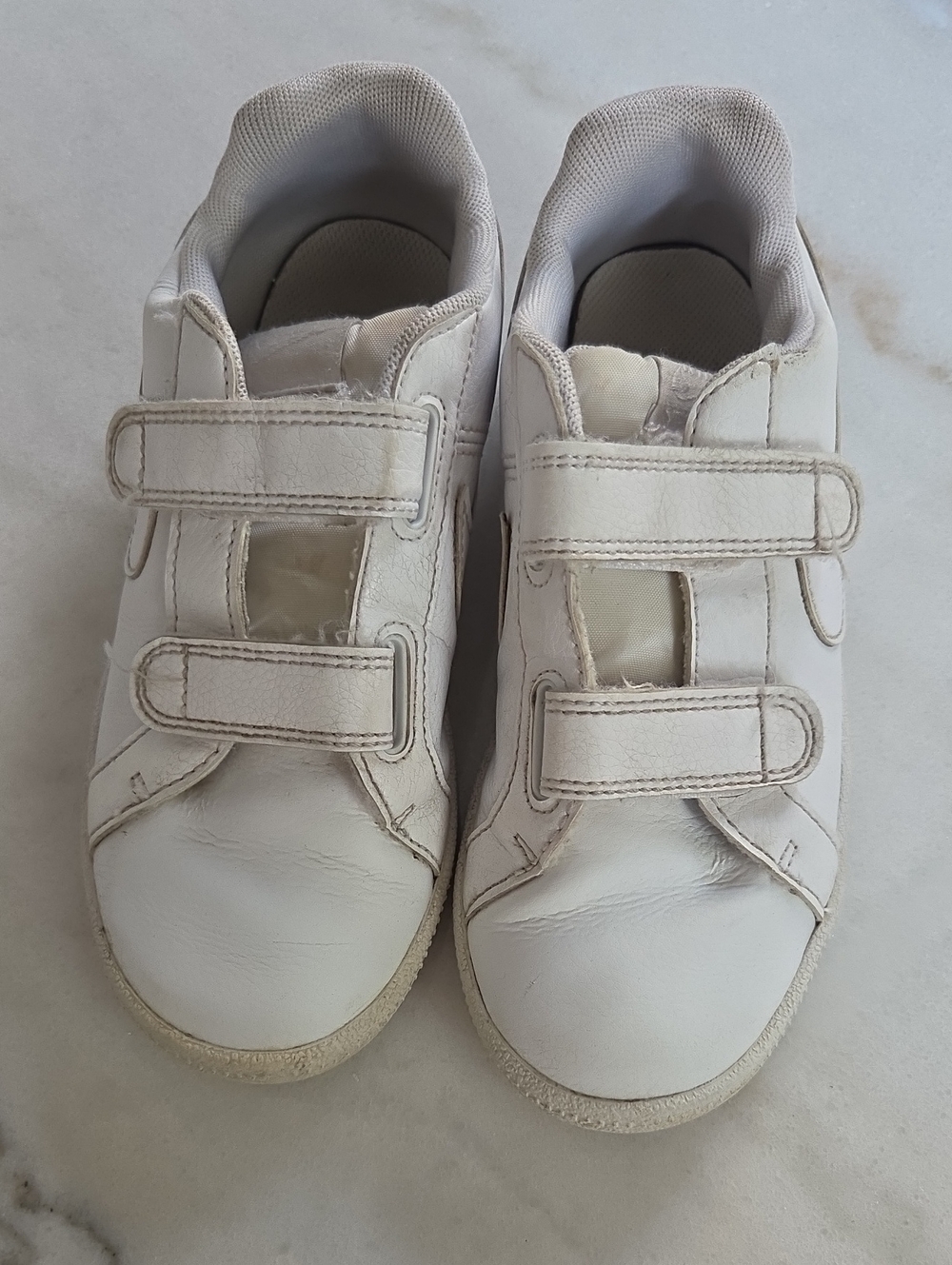 Nike White Kids Velcro Sneakers Size 1Y